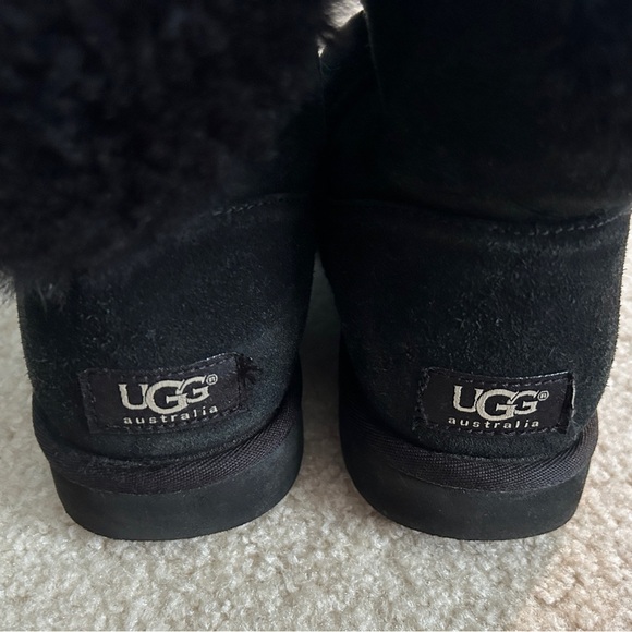 Ugg Bailey Button Short Boots, Black, 8M - Picture 6 of 10